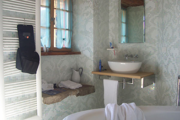 Modern bathroom